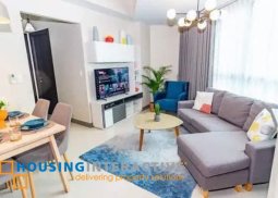 fully furnished 1br unit with parking for sale in uptown parksuites