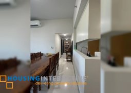 furnished 2br unit with parking for sale in uptown parksuites
