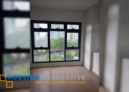 for rent: 3br bi-level unit in high park
