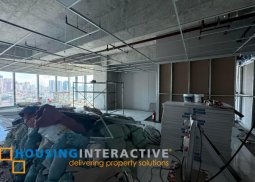 bare shell office space for lease in the stiles enterprise plaza