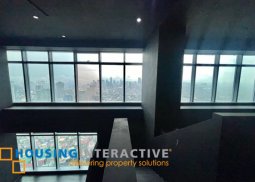 bi-level 3br unit with parking for rent in trump tower
