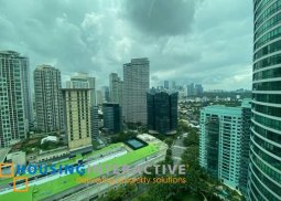 3br unit with parking and balcony for lease in luna gardens