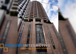 studio unit with balcony