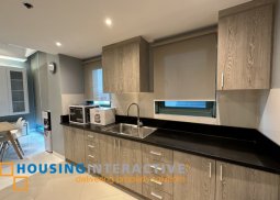 a fancy condominium in 8 forbestown road in taguig city