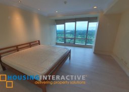 furnished 3br unit with parking for lease in one mckinley place