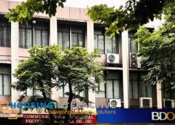 commerical lot for sale with 3 storey very old building in sen. gil puyat ave. makati