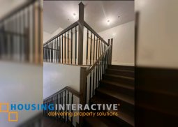3br unit with parking for lease in high park vertis north