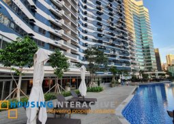 1br unit for sale in the rise makati