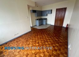 2br unit with parking for sale in fifth avenue place