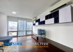 fully furnished 2br unit with parking for lease in the suites