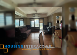 fully furnished 2br unit wiht parking for sale in one rockwell