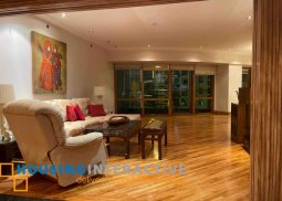 a fancy 3b condominium in luna gardens rockwell