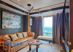 fully furnished 2br unit with parking for lease in one mckinley place