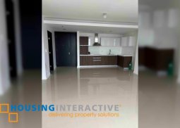 2br unit with parking for lease in east gallery place