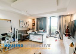 for sale: 2br unit in skyway twin towers (near estancia and valle verde country club)