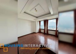 2br unit with parking for sale in grand soho