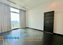 2br unit for sale in trump tower