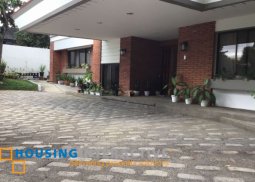 a house with corner lot for lease in ayala alabang village