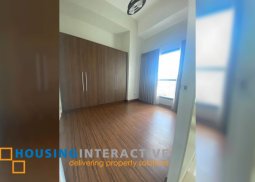 semi-furnished 2br unit with balcony for sale in shang salcedo place