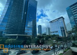 fully furnished 2br unit with parking for lease in one rockwell west