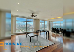 3br unit for sale in one roxas tringle