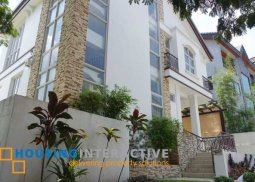 house for rent in mckinley hill village