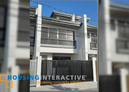 single attached townhouse for sale in almanza uno, las pinas