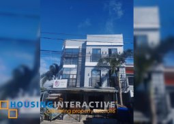 for sale mixed commercial & residential 3 story bldg. apartment w/ roofdeck