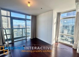 semi-furnished 2br unit with parking for lease in west gallery place