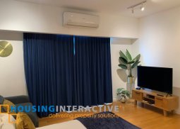 fully 1br unit with balcony for lease in acqua private residences