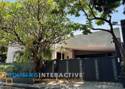 magnificent dream house for sale in merville, parañaque