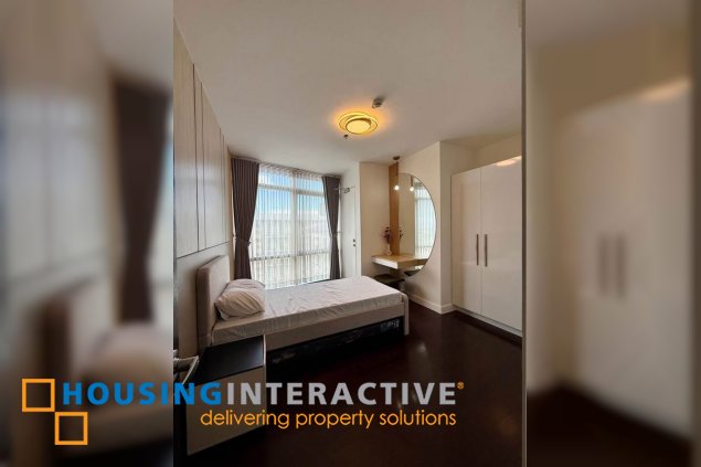 fully furnished 2br unit with parking for lease in east gallery place