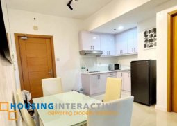 fully furnished 1br unit with balcony for rent in trion towers