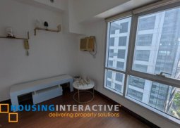 bi-level 1br unit for sale in east of galleria