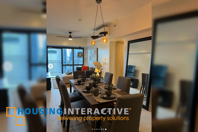 fully furnished 2br unit with parking for lease in the gentry residences