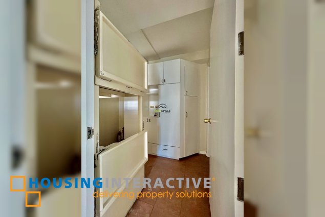 fully furnished 2br unit with balcony and parking for lease in one salcedo place