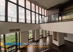 5br penthouse unit with parking for rent/sale in essensa east forbes