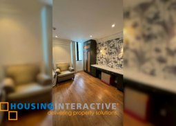 bi-level 2br unit with parking for sale in renaissance tower 1000