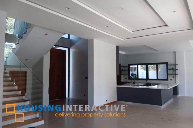 for sale: 5 bedroom in manila southwoods estates, carmona