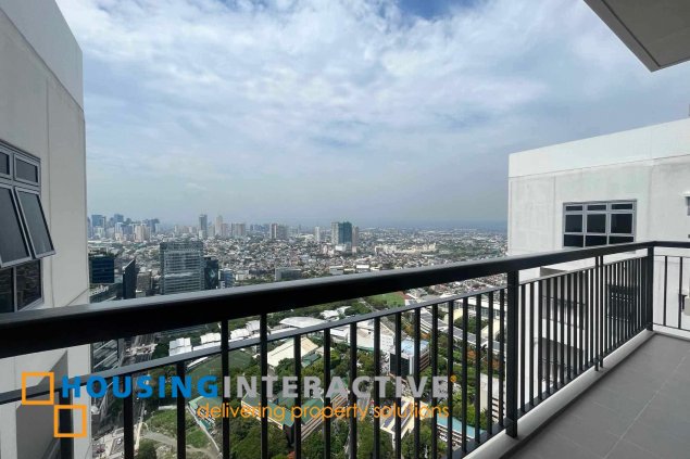 park triangle 3br penthouse unit with balcony and parking