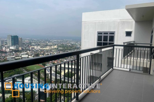 park triangle 3br penthouse unit with balcony and parking