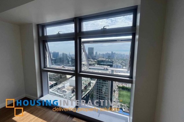 park triangle 3br penthouse unit with balcony and parking