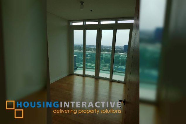 2br unit with parking for sale in park terraces
