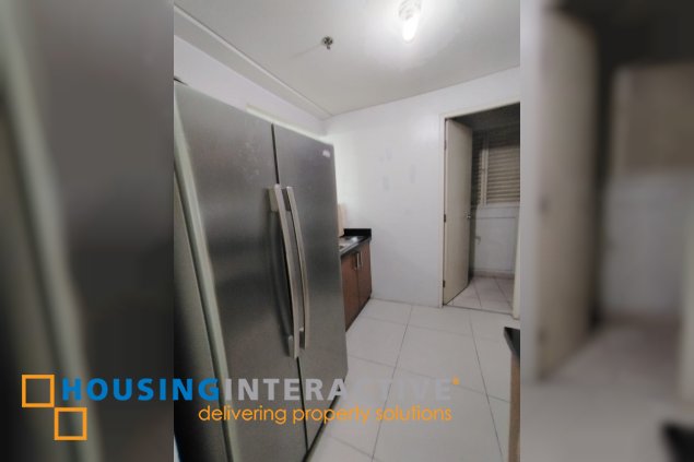 semi-furnished 3br 3br unit with parking for lease in two serendra