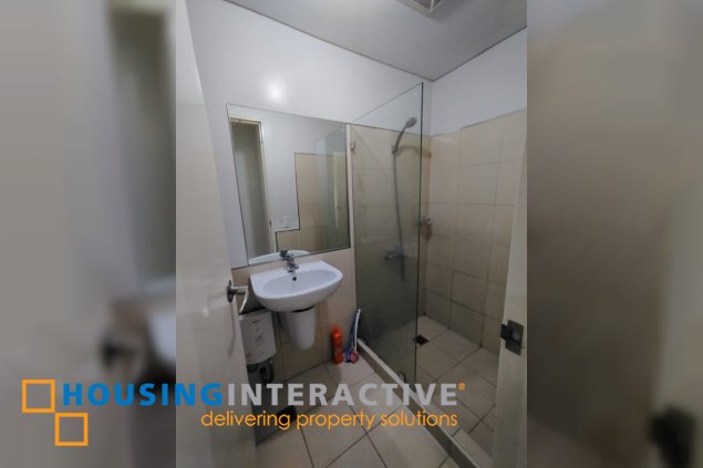 semi-furnished 3br 3br unit with parking for lease in two serendra