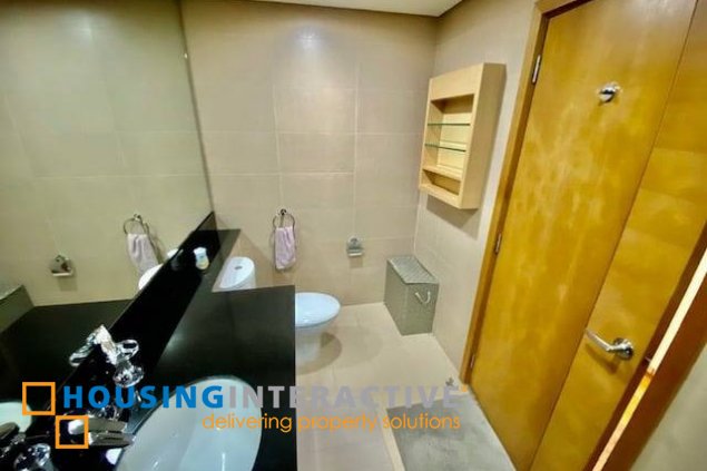 fully furnished 2br unit with parking for lease in park terraces