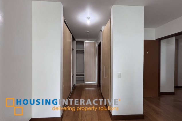 one serendra 2 bedroom for lease in jasmine tower