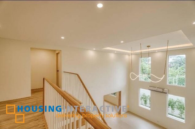hillsborough 5 bedroom house w/ pool  |  sale