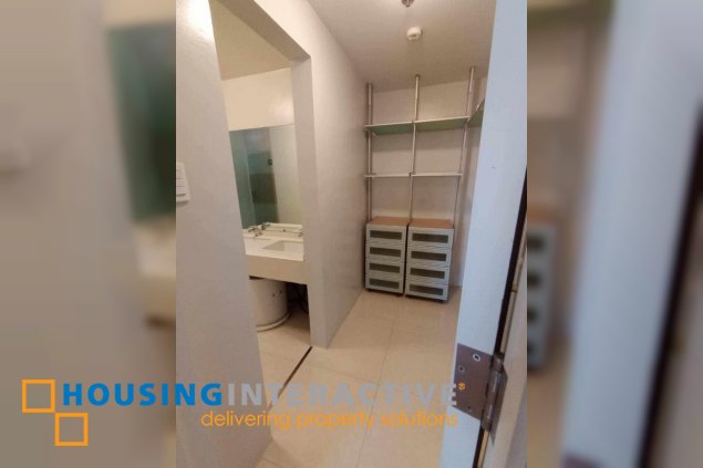 for sale: spacious 3-bedroom unit in beaufort