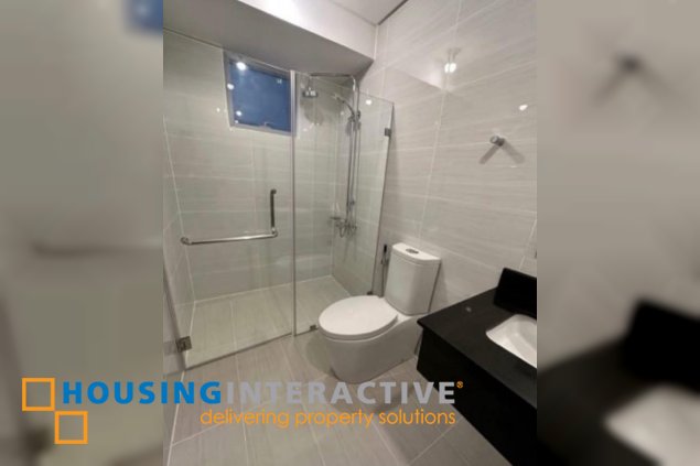 bare 1br unit for lease in park triangle residences